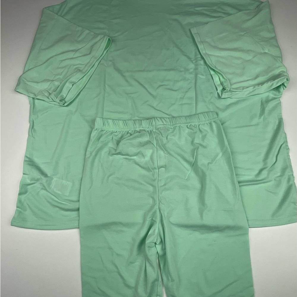 PELLE ISHIRT AND CYCLING
SHORT SET
Mint - Picture 4 of 5